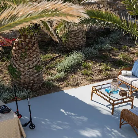Villa Naxos Front 